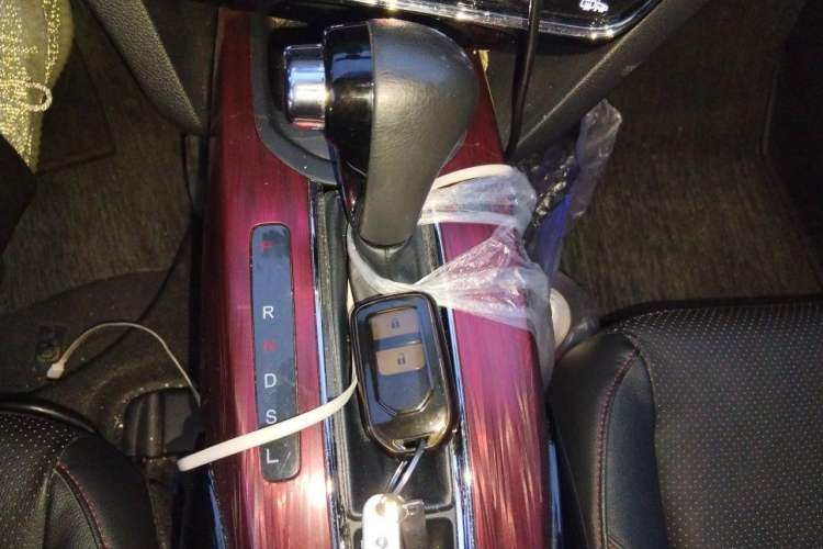 Used Honda XR-V 2015 1.8L VTi CVT Luxury Edition Gear Lever