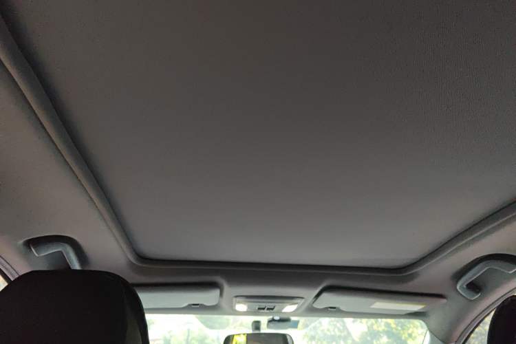 Used Honda XR-V 2015 1.8L EXi CVT Comfort Version Headliner