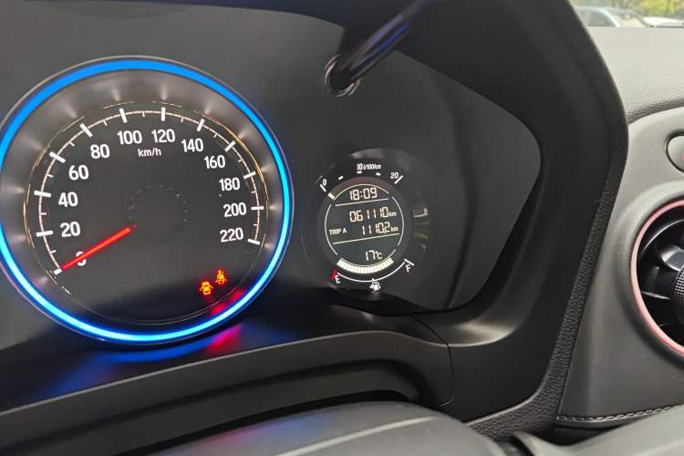 Used Honda XR-V 2015 1.8L EXi CVT Comfort Version Odometer Close Up