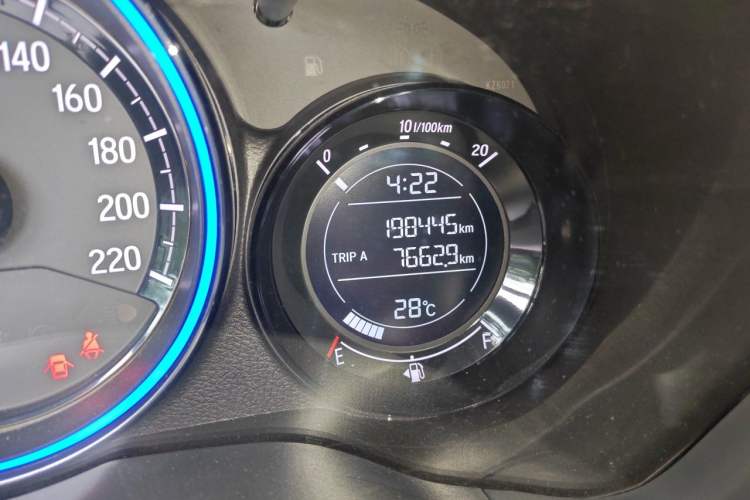 Used Honda XR-V 2015 1.8L EXi CVT Comfort Version Odometer Close Up