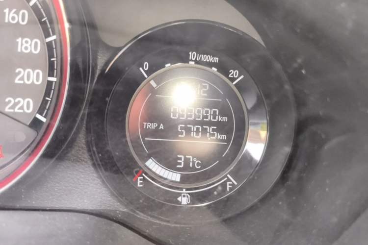 Used Honda XR-V 2015 1.8L EXi CVT Comfort Version Odometer Close Up