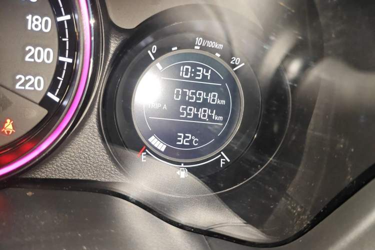 Used Honda XR-V 2015 1.8L EXi CVT Comfort Version Odometer Close Up