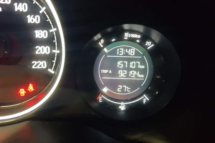 Used Honda XR-V 2015 1.8L EXi CVT Comfort Version Odometer Close Up