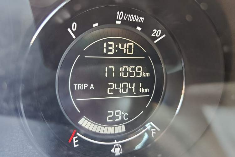 Used Honda XR-V 2015 1.8L EXi CVT Comfort Version Odometer Close Up