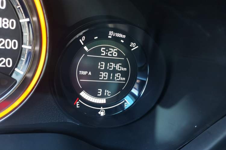 Used Honda XR-V 2015 1.8L EXi CVT Comfort Version Odometer Close Up