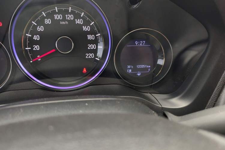 Used Honda XR-V 2015 1.8L VTi CVT Luxury Edition Odometer Close Up