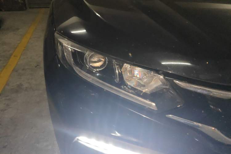 Used Honda XR-V 2015 1.8L EXi CVT Comfort Version Right Front Headlight