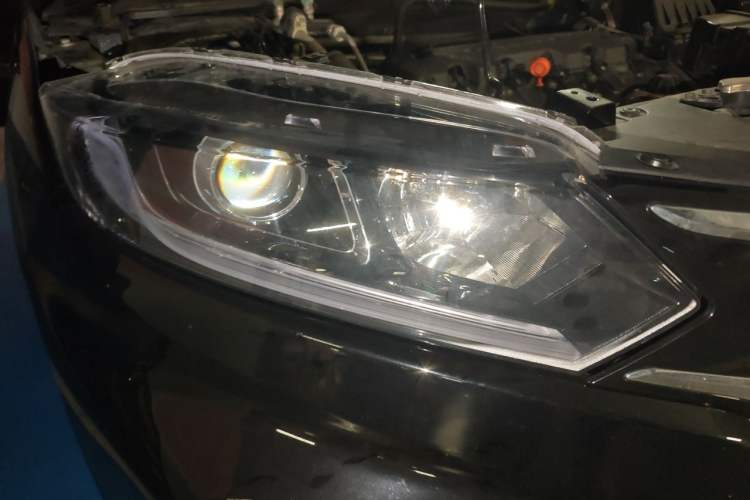 Used Honda XR-V 2015 1.8L EXi CVT Comfort Version Right Front Headlight