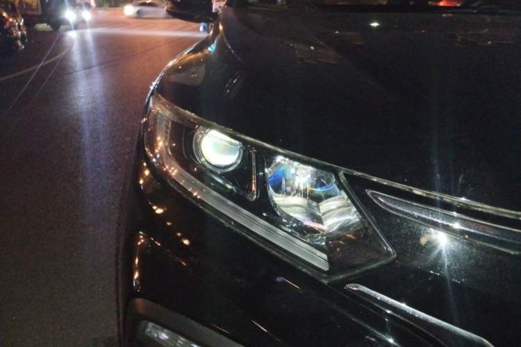 Used Honda XR-V 2015 1.8L VTi CVT Luxury Edition Right Front Headlight