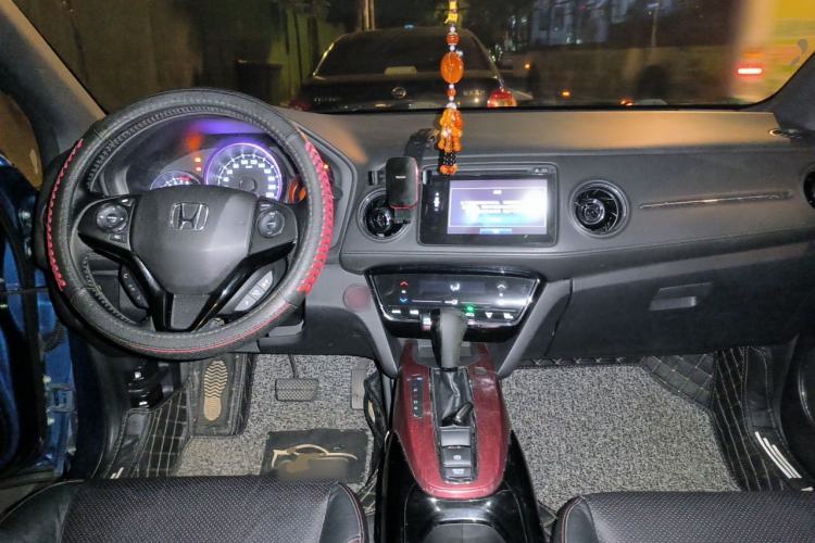 Used Honda XR-V 2015 1.8L VTi CVT Luxury Edition Center Console
