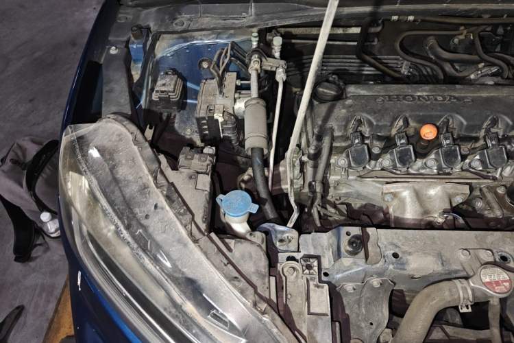 Used Honda XR-V 2015 1.8L EXi CVT Comfort Version Engine Bay Right