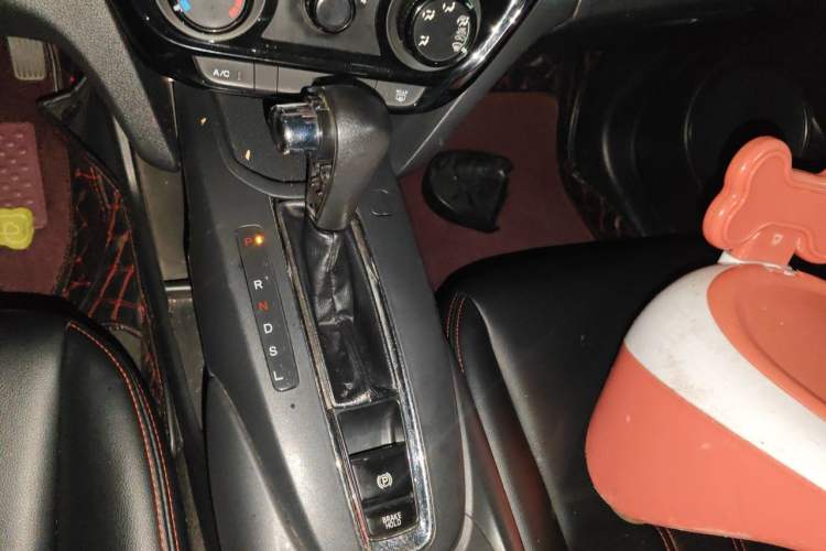 Used Honda XR-V 2015 1.5L LXi CVT Classic Edition Gear Lever