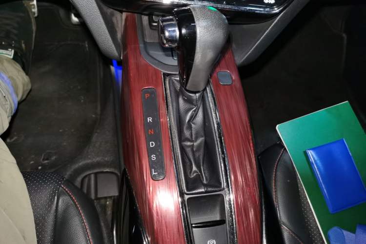Used Honda XR-V 2015 1.8L VTi CVT Luxury Edition Gear Lever