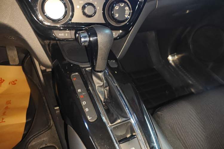 Used Honda XR-V 2015 1.5L LXi CVT Classic Edition Gear Lever