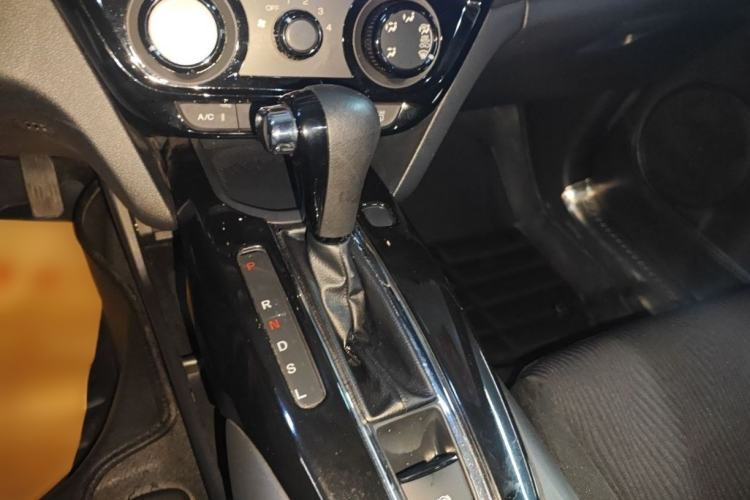 Used Honda XR-V 2015 1.5L LXi CVT Classic Edition Interior 2