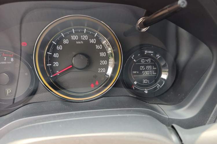 Used Honda XR-V 2015 1.5L LXi CVT Classic Edition Odometer Close Up