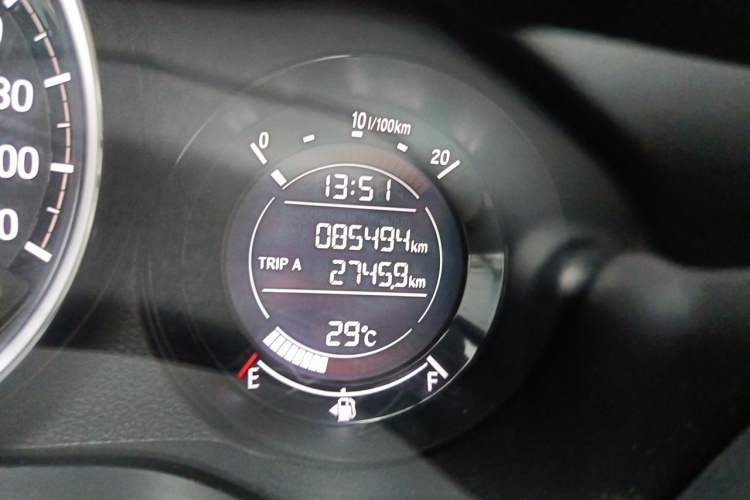 Used Honda XR-V 2015 1.5L LXi CVT Classic Edition Odometer Close Up