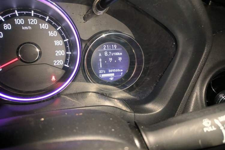 Used Honda XR-V 2015 1.8L VTi CVT Luxury Edition Odometer Close Up