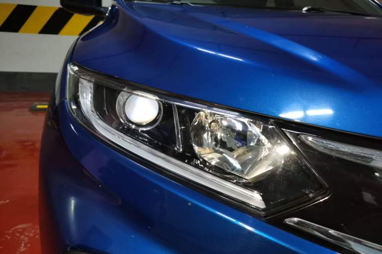 Used Honda XR-V 2015 1.8L VTi CVT Luxury Edition Right Front Headlight