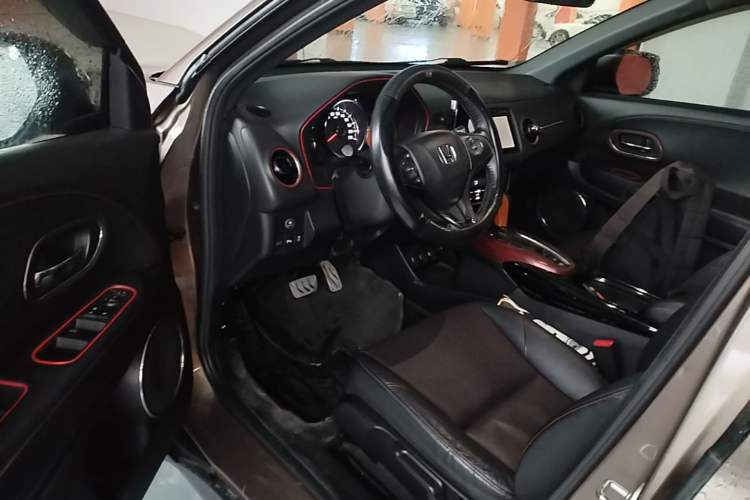 Used Honda XR-V 2015 1.8L VTi CVT Luxury Edition Driver Seat