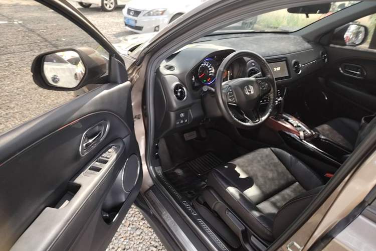 Used Honda XR-V 2015 1.8L VTi CVT Luxury Edition Driver Seat