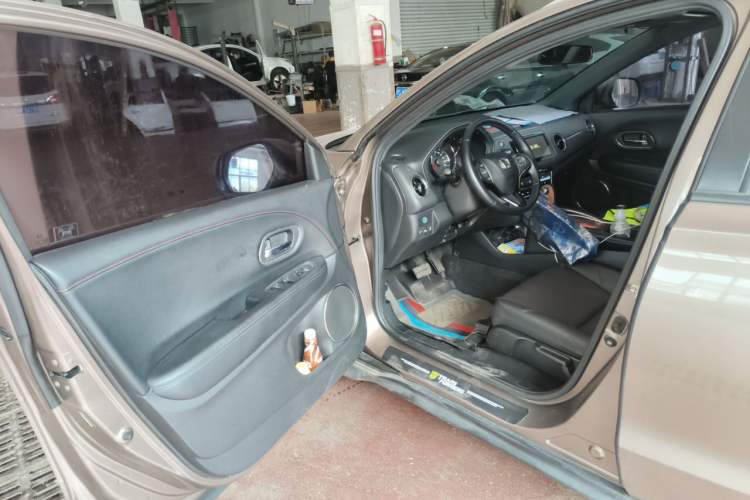 Used Honda XR-V 2015 1.8L VTi CVT Luxury Edition Driver Seat