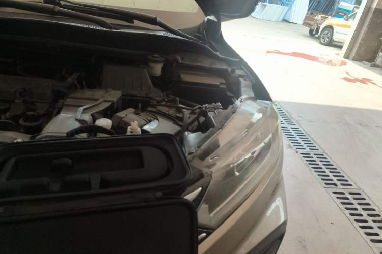 Used Honda XR-V 2015 1.8L VTi CVT Luxury Edition Engine Bay Left