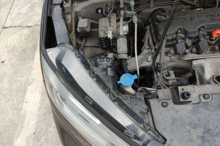 Used Honda XR-V 2015 1.8L EXi CVT Comfort Version Engine Bay Right
