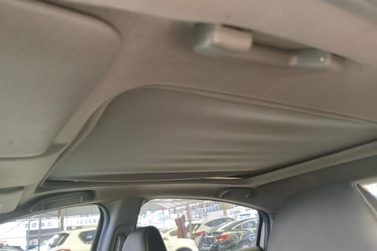 Used Honda XR-V 2015 1.8L EXi CVT Comfort Version Headliner