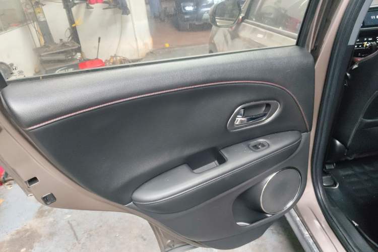 Used Honda XR-V 2015 1.8L VTi CVT Luxury Edition Left Rear Door Interior