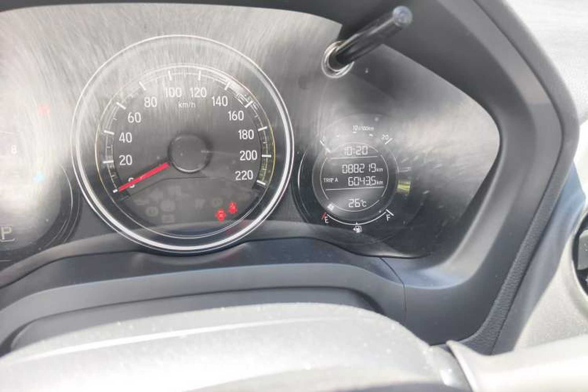 Used Honda XR-V 2015 1.5L LXi CVT Classic Edition Odometer Close Up