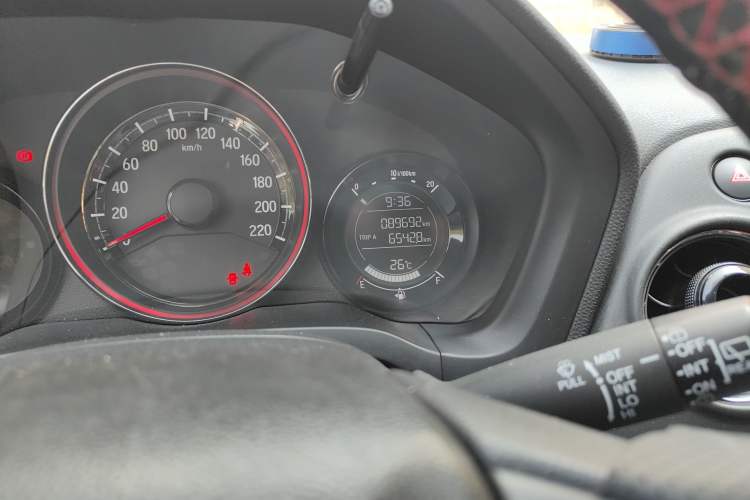 Used Honda XR-V 2015 1.8L EXi CVT Comfort Version Odometer Close Up