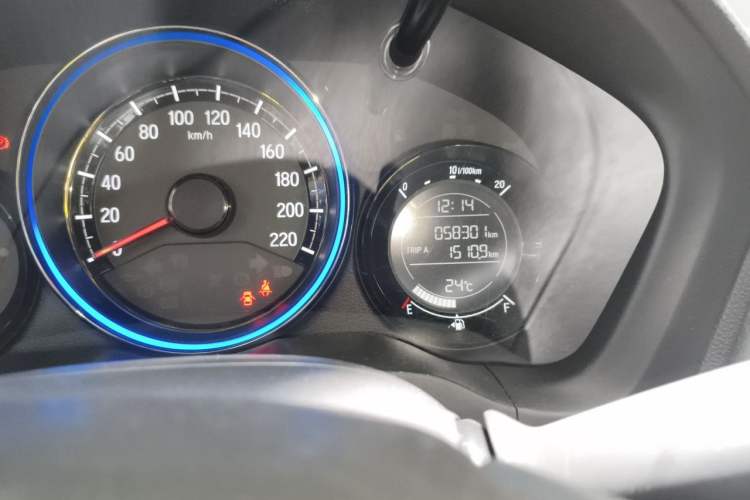 Used Honda XR-V 2015 1.5L LXi CVT Classic Edition Odometer Close Up