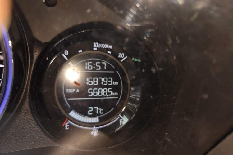 Used Honda XR-V 2015 1.8L EXi CVT Comfort Version Odometer Close Up