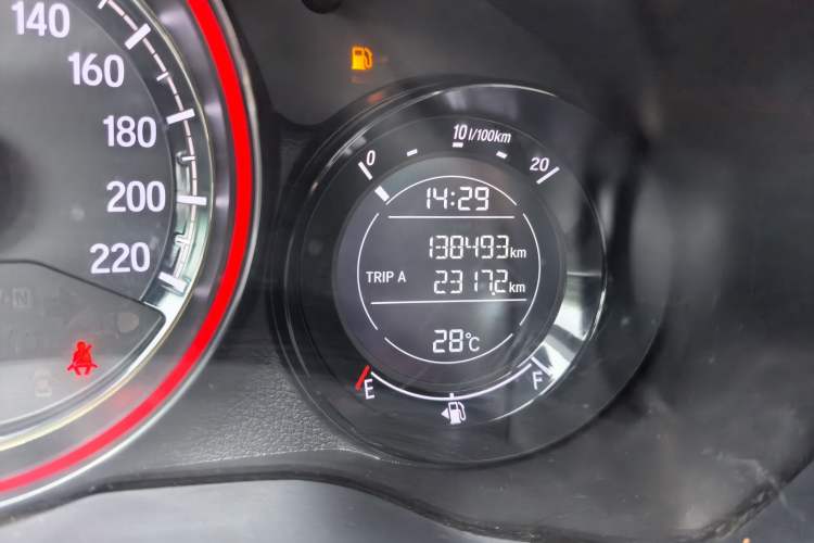 Used Honda XR-V 2015 1.8L EXi Manual Comfort Edition Odometer Close Up