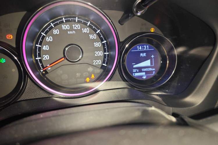 Used Honda XR-V 2015 1.8L VTi CVT Luxury Edition Odometer Close Up
