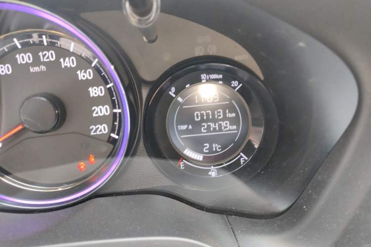 Used Honda XR-V 2015 1.8L EXi CVT Comfort Version Odometer Close Up