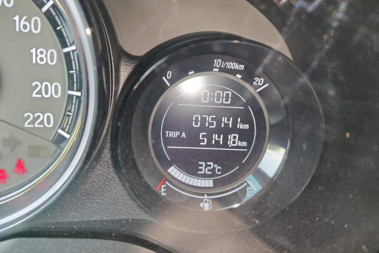 Used Honda XR-V 2015 1.5L LXi CVT Classic Edition Odometer Close Up