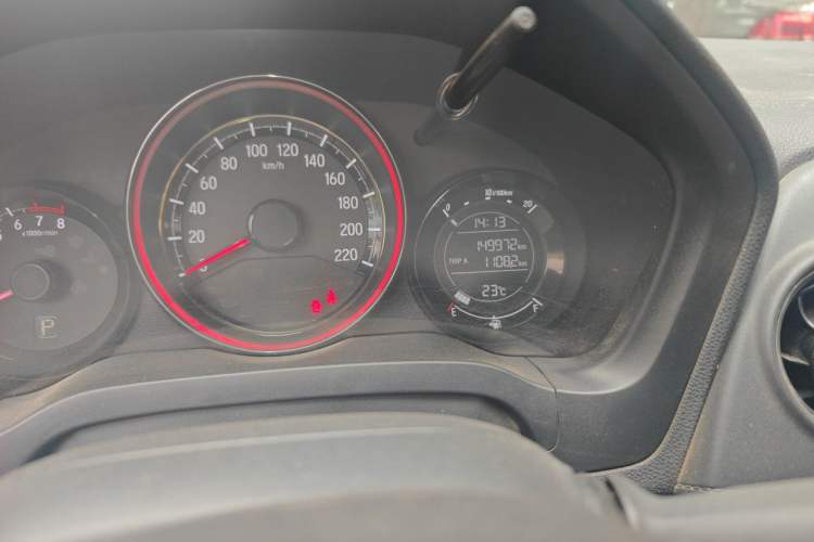 Used Honda XR-V 2015 1.8L EXi CVT Comfort Version Odometer Close Up