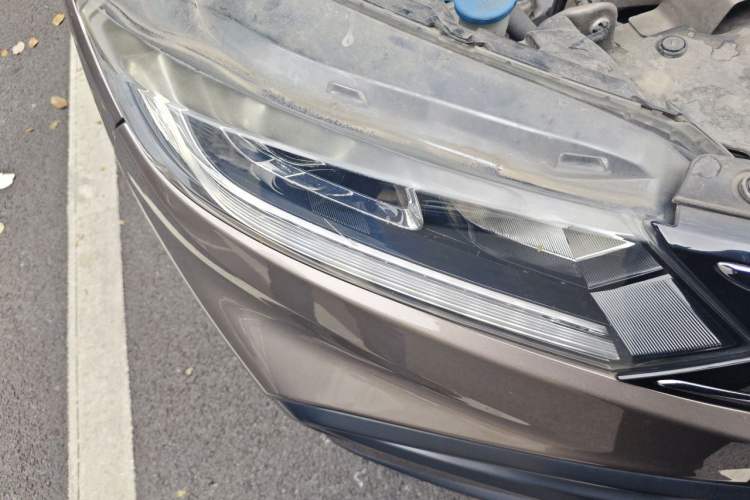 Used Honda XR-V 2015 1.8L EXi CVT Comfort Version Right Front Headlight
