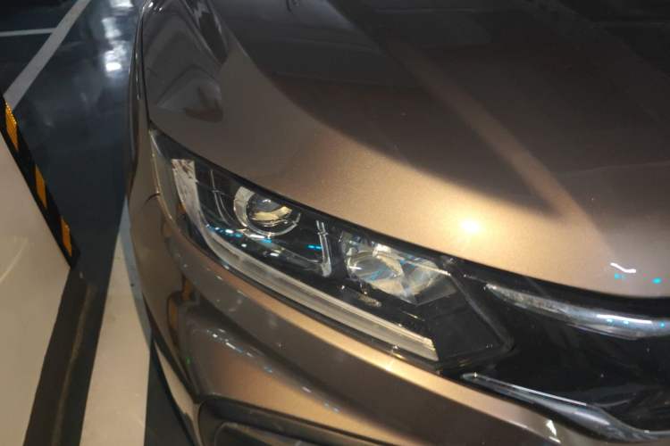 Used Honda XR-V 2015 1.8L VTi CVT Luxury Edition Right Front Headlight