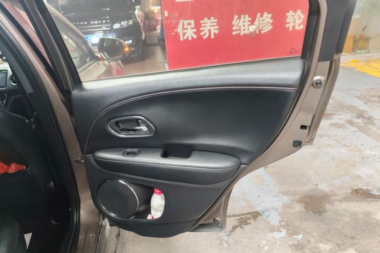 Used Honda XR-V 2015 1.8L VTi CVT Luxury Edition Right Rear Door Interior