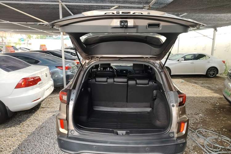 Used Honda XR-V 2015 1.8L VTi CVT Luxury Edition Trunk