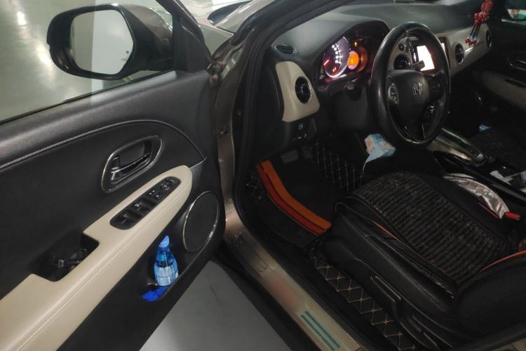 Used Honda XR-V 2015 1.8L VTi CVT Luxury Edition Driver Seat