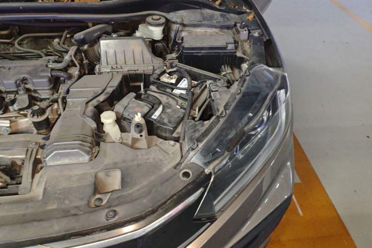 Used Honda XR-V 2015 1.8L VTi CVT Luxury Edition Engine Bay Left