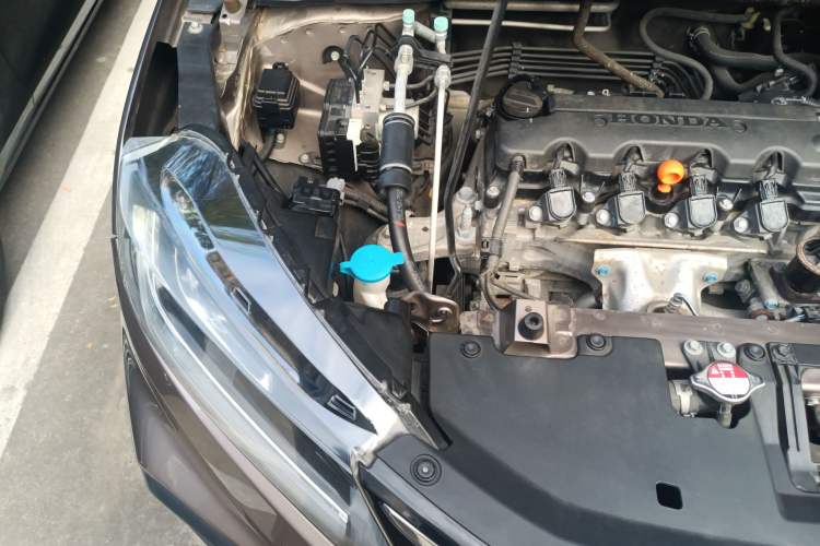 Used Honda XR-V 2015 1.8L EXi CVT Comfort Version Engine Bay Right