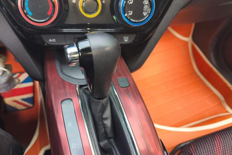 Used Honda XR-V 2015 1.8L EXi CVT Comfort Version Gear Lever