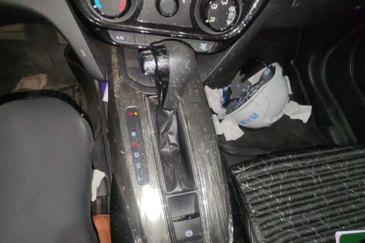 Used Honda XR-V 2015 1.8L EXi CVT Comfort Version Gear Lever