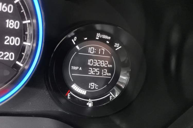 Used Honda XR-V 2015 1.5L LXi CVT Classic Edition Odometer Close Up