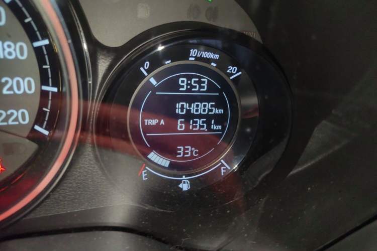 Used Honda XR-V 2015 1.8L EXi CVT Comfort Version Odometer Close Up